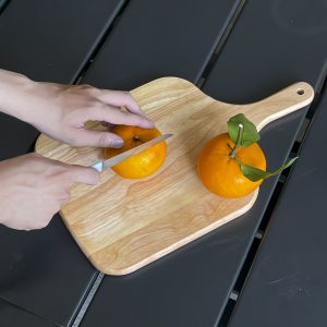 Thớt gỗ cao su có quai hình chữ nhật – THOGOSA