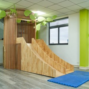 cầu trượt tròn