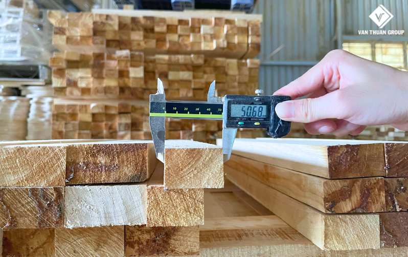 Dich-vu-gia-cong-go-theo-yeu-cau